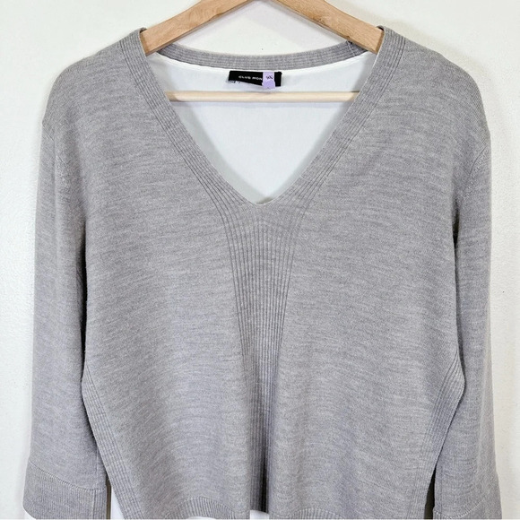 Club Monaco Mixed Media V Neck Sweater In Grey White Color - Picture 4 of 15